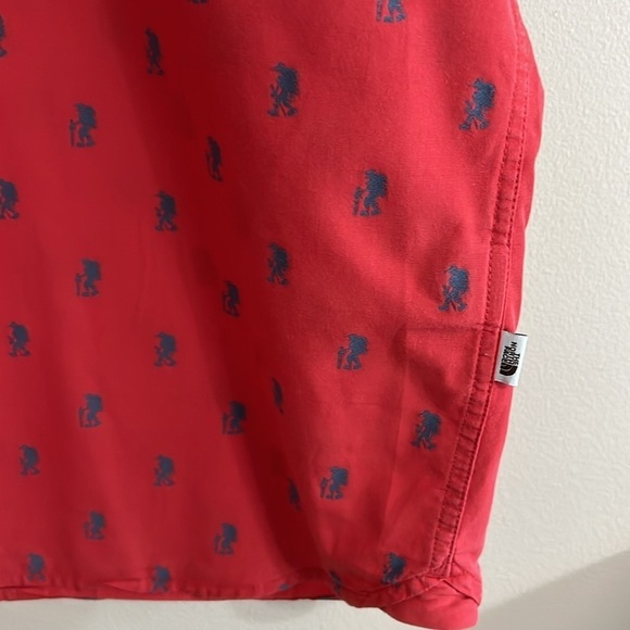 The North Face Hiker Printed Red Blue Short Sleeve Pocket Button Down Shirt - Picture 4 of 6